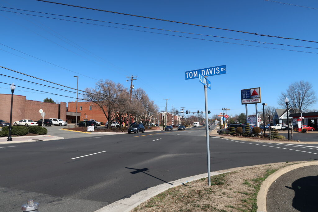 A new sidewalk would improve pedestrian safety on Columbia Pike ...