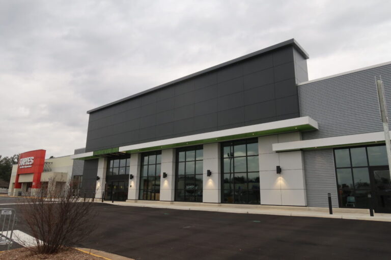 Amazon Fresh will open in Bailey's Crossroads after all - Annandale Today